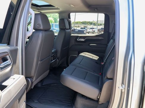New 2026 GMC Sierra 1500 SLT w/ SLT Premium Package AWD/4WD image 11
