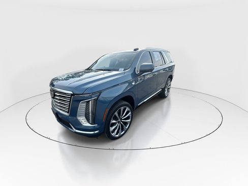 Used 2025 Cadillac Escalade Premium Luxury Platinum image 4