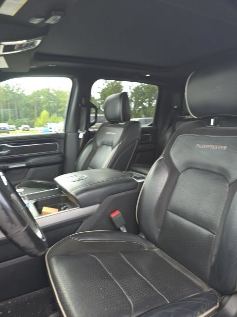 Used 2021 RAM 1500 Laramie w/ Sport Appearance Package AWD/4WD image 9