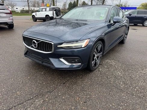 Used 2021 Volvo S60 T5 Inscription image 1
