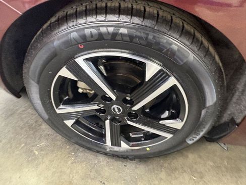 Used 2024 Nissan Sentra SV FWD image 12