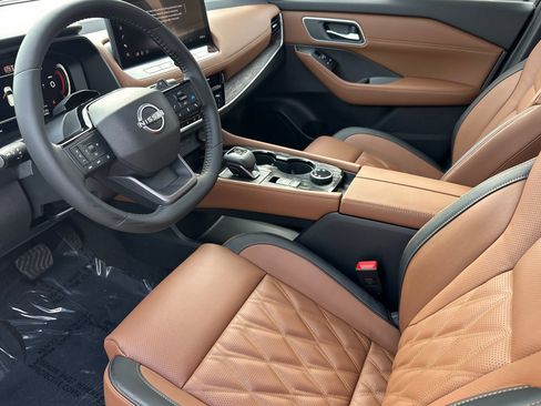 New 2026 Nissan Rogue Platinum image 10