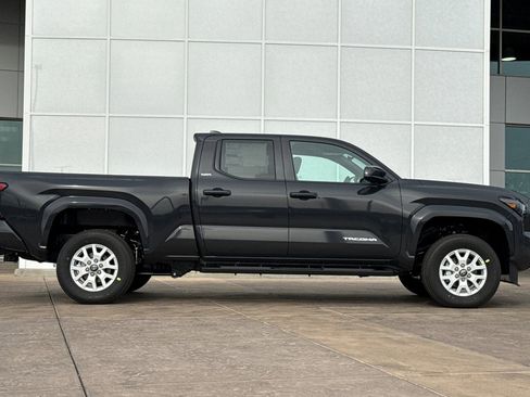 New 2026 Toyota Tacoma SR5 image 3
