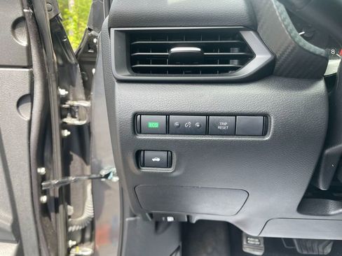 Used 2025 Nissan Sentra S FWD image 14