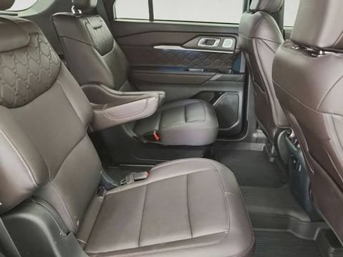 Certified 2025 Ford Explorer Platinum w/ Ultimate Package AWD/4WD image 29