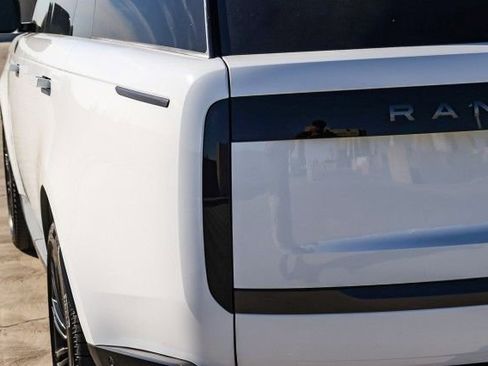 New 2025 Land Rover Range Rover SE image 7