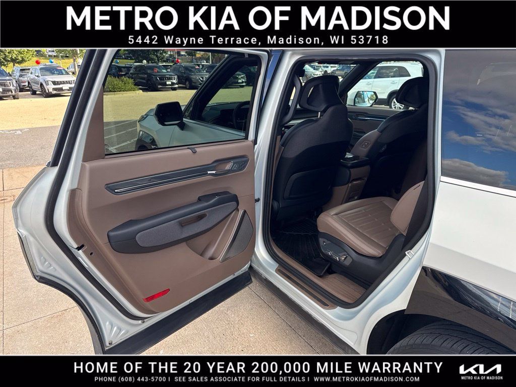 Used 2024 Kia EV9 Land AWD/4WD image 35