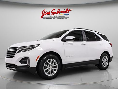 Used 2022 Chevrolet Equinox LT w/ LT True North Edition image 3