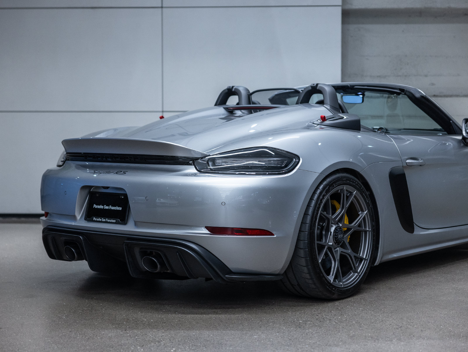 Certified 2025 Porsche 718 Boxster Spyder RS RWD image 25