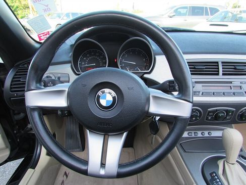 Used 2003 BMW Z4 2.5i RWD image 10