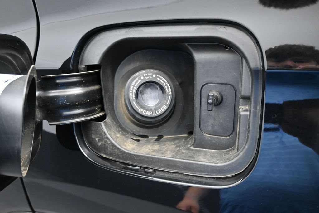 Used 2025 Honda Pilot EX-L image 18
