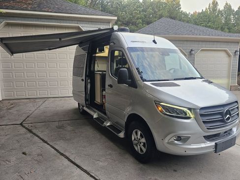 Used 2019 Mercedes-Benz Sprinter 144 image 39