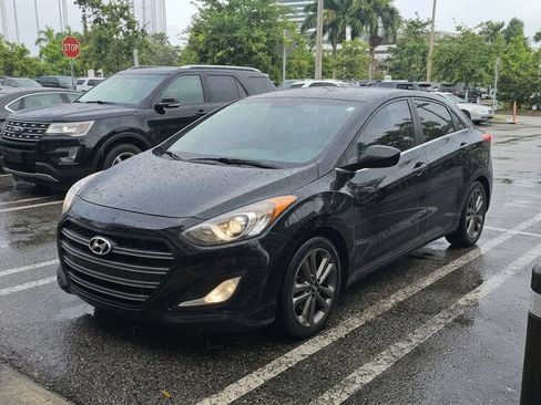 Used 2016 Hyundai Elantra GT FWD image 1