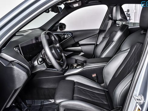 Used 2025 BMW X3 xDrive30i w/ Convenience Package image 16