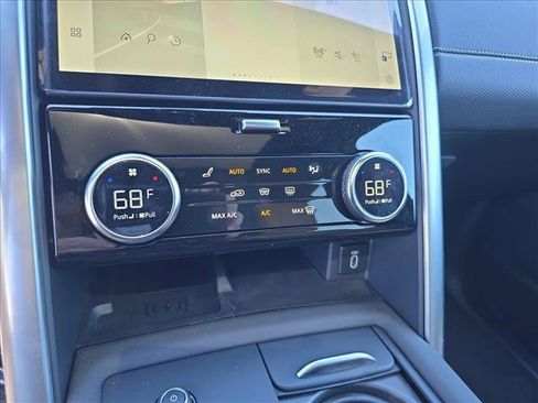 New 2026 Land Rover Discovery Dynamic SE AWD/4WD image 22