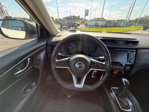 Used 2019 Nissan Rogue S w/ Special Edition Package FWD image 10
