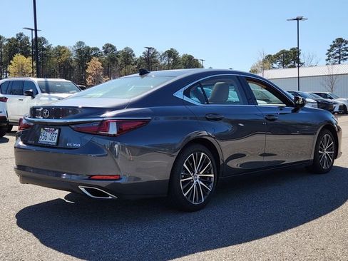 Used 2025 Lexus ES 350 w/ Premium Package image 5