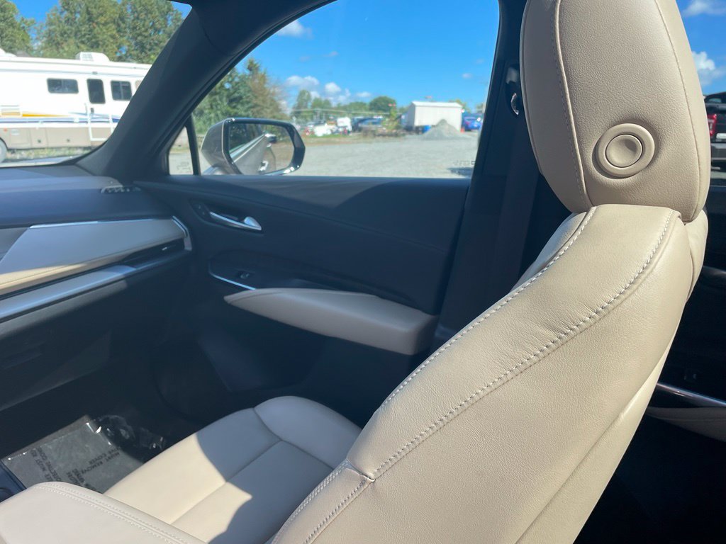 Used 2024 Cadillac XT4 Premium Luxury FWD image 26