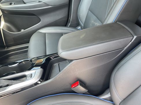 Used 2024 Buick Envista Sport Touring w/ Convenience I Package FWD image 17