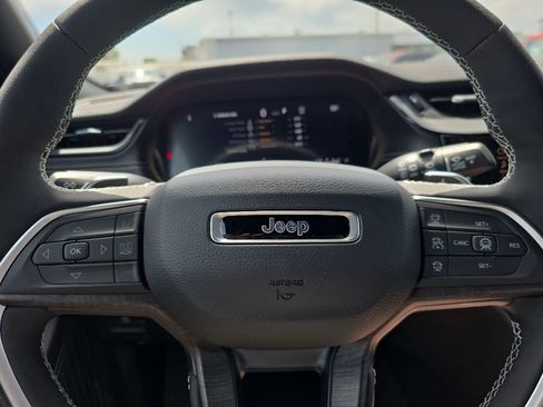 New 2026 Jeep Grand Cherokee L 4WD image 19