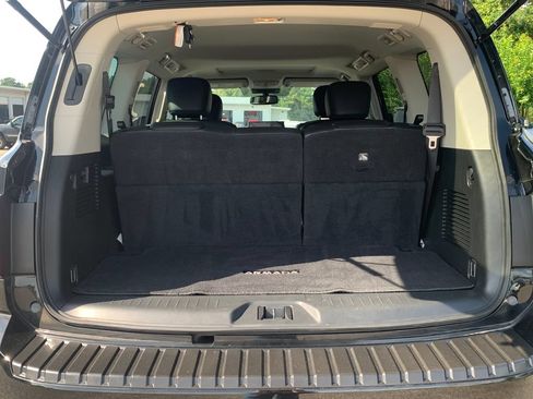 Used 2023 Nissan Armada SL w/ Captain's Chairs Package RWD image 7