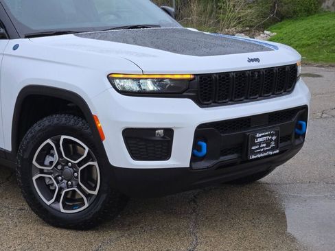 Used 2022 Jeep Grand Cherokee Trailhawk AWD/4WD image 2