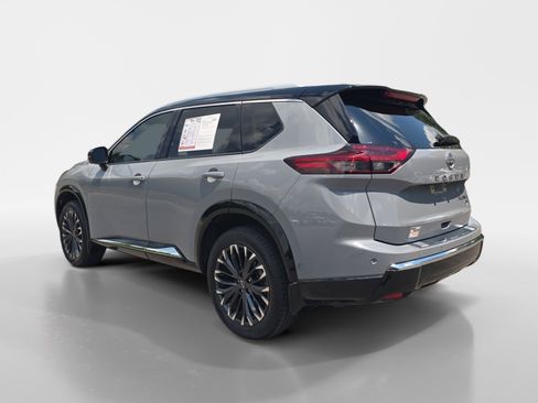 Used 2024 Nissan Rogue Platinum AWD/4WD image 3