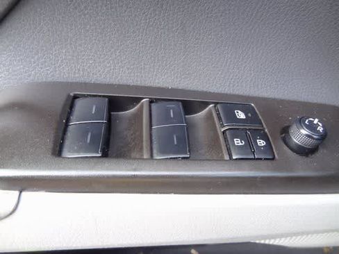 Used 2023 Toyota Camry LE image 10