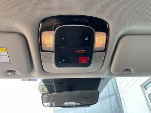 Used 2023 Hyundai Tucson SEL w/ Winter Package image 17