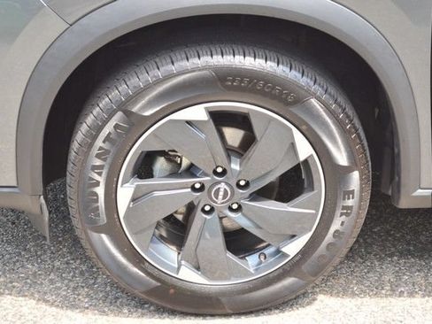 Used 2024 Nissan Rogue SV AWD/4WD image 13