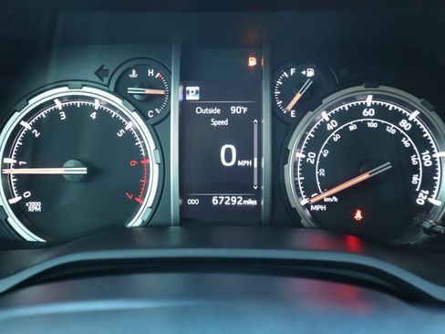 Used 2022 Toyota 4Runner TRD Off-Road AWD/4WD image 19