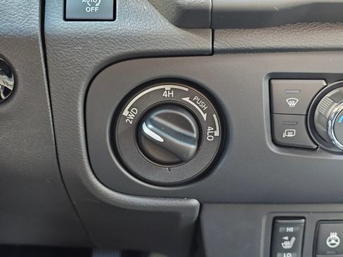 New 2026 Nissan Frontier SV w/ SV Convenience Package AWD/4WD image 23