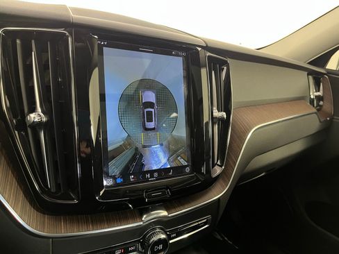 Used 2023 Volvo XC60 T8 Plus image 14