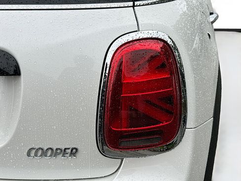 Used 2023 MINI Cooper 4-Door Hardtop FWD image 30