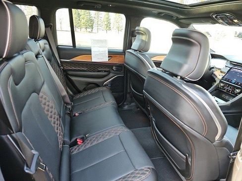 Used 2023 Jeep Grand Cherokee Summit image 16