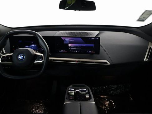 Used 2024 BMW iX xDrive50 w/ Sport Package image 8