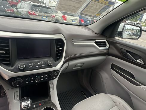 Used 2018 GMC Acadia SLT AWD/4WD image 13