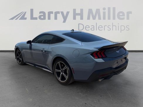Used 2024 Ford Mustang Coupe RWD image 3