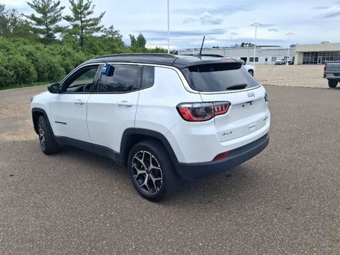 Used 2025 Jeep Compass Limited AWD/4WD image 6