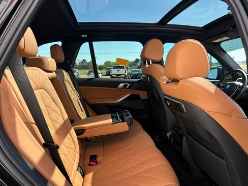 Used 2025 BMW X5 sDrive40i w/ Premium Package image 36