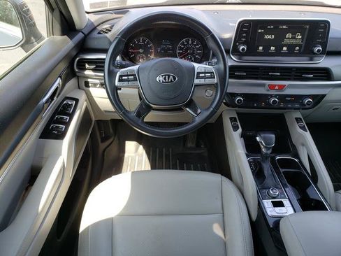 Used 2020 Kia Telluride S w/ S 8 Passenger Seating Package AWD/4WD image 16