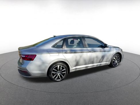 Used 2025 Volkswagen Jetta SE image 15