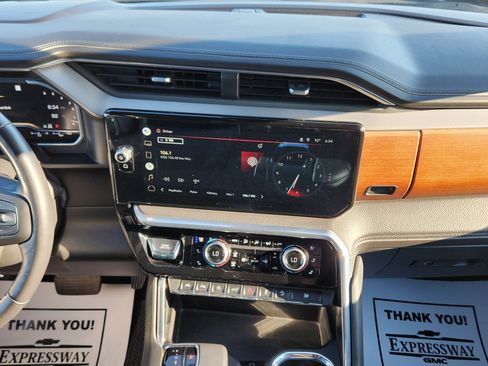 Used 2022 GMC Sierra 1500 Denali AWD/4WD image 19