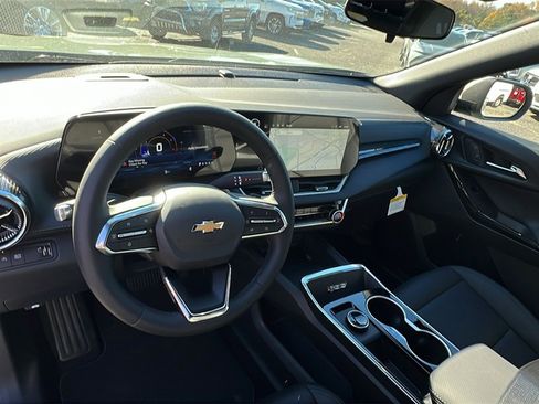 New 2026 Chevrolet Equinox LT image 18