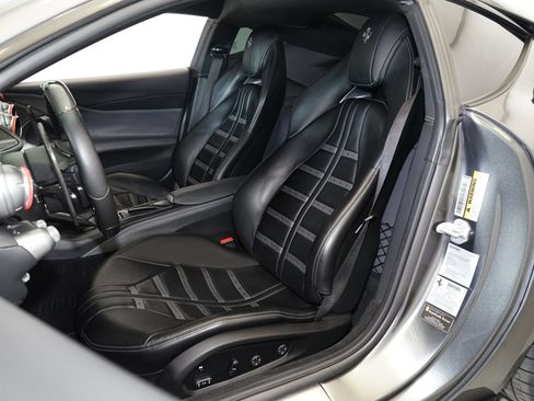 Used 2019 Ferrari 812 Superfast RWD image 10