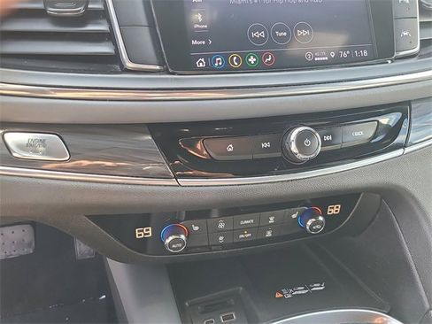Used 2022 Buick Enclave Essence image 15