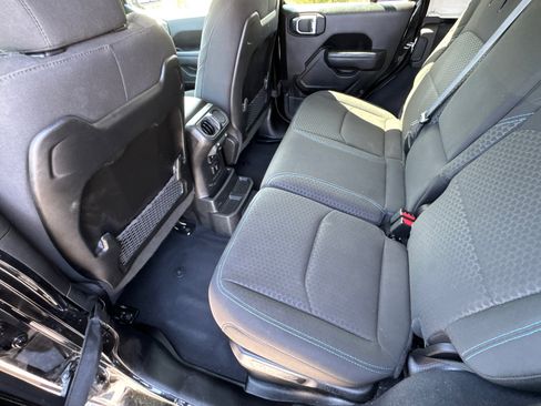 Used 2025 Jeep Wrangler Unlimited Rubicon 4xe w/ Safety Group AWD/4WD image 22