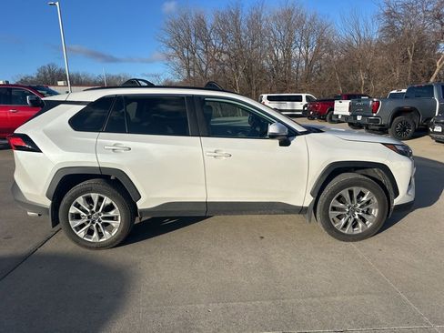 Used 2025 Toyota RAV4 XLE Premium image 5