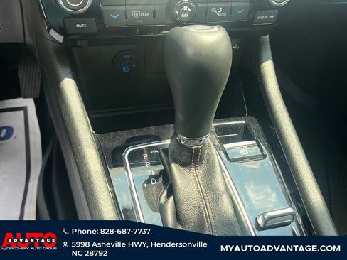 Used 2022 Jeep Compass Limited AWD/4WD image 18
