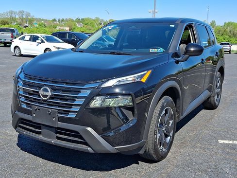 Used 2025 Nissan Rogue SV AWD/4WD image 3